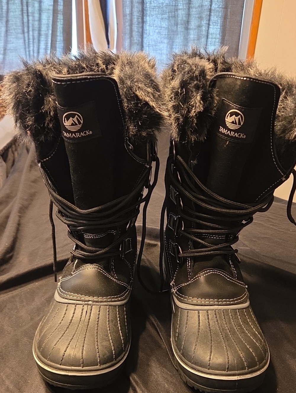 Tamarack Women's Black Faux-Fur Lace-Up Winter Boots